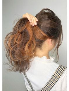 Auburn Peekaboo Hair, Natural Hair Dye Ideas, Greece Hair, Brown Hair Underneath, Under Hair Dye, Hair Dyed Underneath, Underlights Hair