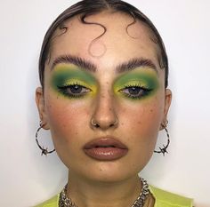 Beauty Portfolio, Face Products, Green Makeup, Makeup Eye Looks, Creative Makeup Looks, Trendy Makeup, Make Up Looks, Facepaint