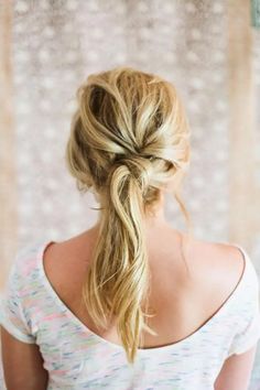 31 Easy Ways To Put Your Hair Up (Beyond A Basic Ponytail) Lazy Girl Hairstyles, Boho Chic Hairstyles, Ponytail Tutorial, Twist Ponytail, Messy Ponytail, A Ponytail, Chic Hairstyles, Quick Hairstyles, Boho Hairstyles