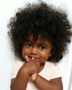 . Indigenous Hair, Curly Hair Baby, Natural Kids, Girls Wallpaper, Lil Black, Cute Black Babies, Big Curly Hair, Natural Hair Beauty