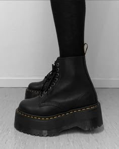 Dr Martens Pascal, Doc Martens Boots, Gorgeous Shoes, Dr Martens Shoes, Chunky Boots, Goth Outfits, Doc Martens