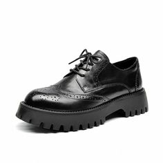 Luxury Classic Platform Oxfords, Brogue Shoes Women, Jogging Pants Women, Oxford Platform Shoes, Brogues Style, Oxford Platform, Shoes Box, Round Toe Shoes, Shoes Handmade