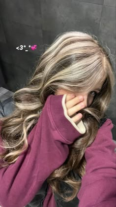 Ash Blonde Balayage Face Framing, Blonde Hair Dye For Brunettes, Brown Hair With Blonde Highlights On Top, Blond Highlights Aesthetic, Blonde With Chunky Brown Highlights, Mirandaloll Hair, Chunky Highlights Long Hair, Light Brown Hair With Blonde Bangs, Heavy Highlights Brown Hair