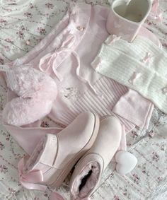 Winter Pink Aesthetic, Aesthetic Royalcore, Pink Earmuffs, Princesscore Aesthetic, Coquette Winter, Royalcore Aesthetic, Aesthetic Fairycore, Princess Outfit, Aesthetic Fairy