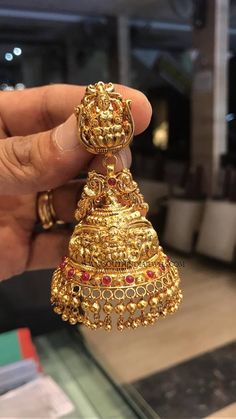 Gold Plain Jhumka Designs, Gold Lakshmi Jhumka Designs, Latest Gold Temple Jhumka Collections. Latest Jumki Designs Gold, Gold Jhumkas Latest Designs, Step Buttalu Gold, Latest Buttalu Designs Gold 2023, Golden Jhumkas Indian Designers, Jumka Design Gold Latest, Jimikki Kammal Gold, Gold Jumkas Design Latest, Gold Jumkas Design