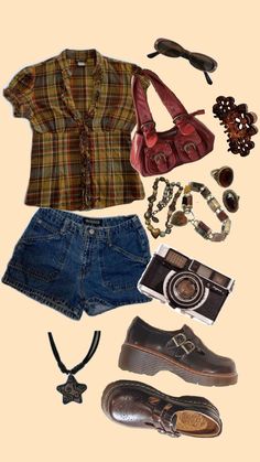 Accessories To Make Your Outfit Better, Barnes And Noble Outfit, Outfits With Brown Doc Martens, Farmers Outfit Women, Retro Vintage Outfits, Fashion Outfits Summer, Downtown Outfits, Fall Fits