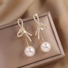 Brand New! Chic Faux Pearls Dangle From 14k Gold Plated & Faux Diamond Bows 4” Long Delicate Dainty Feminine Elegant Pretty Spring Summer Luxury Jewelry Work Casual Formal Wedding Prom Ball Mothers Day Elegante Y Chic, Diamond Bows, Pearl And Diamond Earrings, Women Earrings, Earrings Diamond, Statement Drop Earrings, Wedding Bridal Jewellery, Bow Earrings, Trendy Earrings