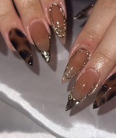 Tiger French Nails, Rings Coquette, Leopard French Nails, Tiger Print Nails, Tortishell Nails Design, Nail Art Leopard, 2025 Nails, Brown Fall Nails, Round Nail Designs