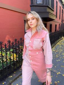 Quirky Outfits For Women, Coveralls Women Fashion, Fun Office Outfits, Boilersuit Outfit, Utility Jumpsuit Outfit, Pink Monochromatic Outfit, Pink Utility Jumpsuit, Create Capsule Wardrobe, Cute Overalls