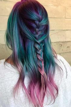 Trending hair color Blue Hair Styles, Multicolored Hair, Hair Color Purple, Pretty Hair Color, Hair Color Blue, Colorful Hair, Hair Dye Colors, Hair Inspiration Color