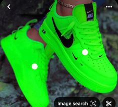 Neon Air Force 1, Lime Green Nike Shoes, Nike Style Outfit, Neon Nike Shoes, Custom Jordan Shoes, Nike Shoes Women Fashion, Sneak Attack, Chica Cool, Air Force 1s