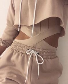 Nude Hoodies, Modern Dans, Sport Food, Estilo Fitness, Sport Chic, Sporty Outfits, Inspiration Mode, Style Outfits