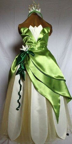 Princess Tiana Costume, Princess Tiana Dress, Tiana Costume, Tiana Dress, Princesa Tiana, Disney Princess Dresses, Princess And The Frog, Princess Tiana, Princess Costume