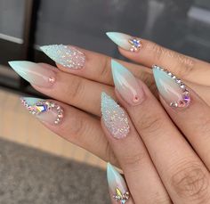 #nails #nailart #acrylicnails Chevron Nail Art, You Nails, Gradation Nails, Stiletto Nails Short, Nail Paints, Vegas Nails, Aqua Nails