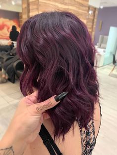 Red Hair Violet Undertones, Dark Red Violet Brown Hair, Red Violet Ombre Hair, Red Violet Hair Color Balayage, Purple Red Hair Burgundy, Magenta Brown Hair, Plum Hair Short, Fun Hair Color Ideas For Brunettes Purple Red Highlights, Violet Balayage Brunette