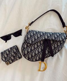 Dior Girl, Luxury Bags Collection, Aesthetic Bags, Fendi Bag, Girly Bags, Luxury Purses, Girly Accessories, Fancy Bags, Balenciaga Bag