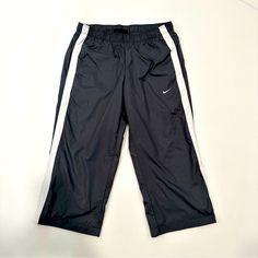 Nike Cropped Windbreaker Pants Women’s Size Xs Mesh Lined Comfort Waistband 2 Front Pockets Gray & White New With Tags - From 2011 No Flaws Measurements Laying Flat Waist Across 13.5 Inches Length 27 Inches Twilight Dr, Marauders Dr, Amazon Account, Cropped Windbreaker, Windbreaker Pants, Lined Pants, Boys Fits, Guys Clothing Styles, Nike Vintage