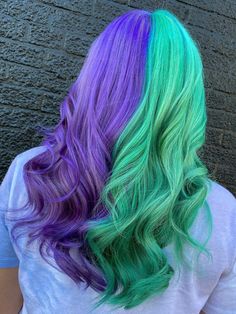 Artic Fox Green Hair, Purple Hair Arctic Fox Dyes, Purple And Green Split Dye, Arctic Fox Hair Dye Green, Half Colored Hair, Green And Purple Hair Split, Purple And Green Hair, Frizzy Hair Tips, Edgy Hair Color