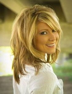 length layered hair hairstyles medium shaggy shoulder haircuts wavy mid long women haircut cuts style hairstyle layers latest fine short Shoulder Length Layered Hair, Hair Magic, Medium Layered Haircuts, Medium Layered Hair, Medium Length Hair With Layers, Hair 2018, Funky Hairstyles, Long Hair With Bangs, Long Blonde