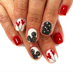 Disney Nails: Disney Balloon Nails. A red, black, and white Disney manicure detailed with translucent, Mickey-shaped balloons. Click through for 25 Disney nail design ideas. #disneynaildesigns #disneynails #nailideas IG: @preciousphan Disney World Nails, Mouse Nails, Nail Art Noel