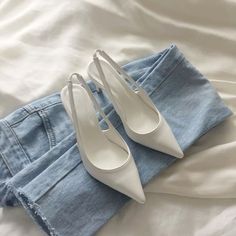 amara rossi | the emperor Shoes Heels Classy, Heels Classy, Modern Disney, Elegante Casual, Foto Poses, Shoe Inspo, Girly Shoes, Aesthetic Shoes, Elegant Shoes