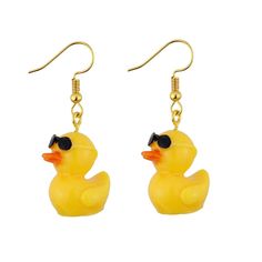 PRICES MAY VARY. Adorable Earrings: These yellow duck dangle Earrings bring a funny atmosphere and show a distinctive temperament. Also it is perfect for matching any seasonal outfits. Unique Designs: These duck earrings are simulation crafts, refer to the real yellow duck. Unique and personalized, can match your different outfits, make you look more charming in the crowds. Material and Size: Duck Earrings are made of alloy and resin,which is not easy to fade. These Duck Earrings are hypoallerge Cartoon Sunglasses, Silly Earrings, Duck Earrings, Funny Jewelry, Funny Earrings, Outfits Unique, Person Cartoon, Yellow Duck