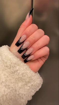 Black And White Nail, Black Acrylic Nails, Grunge Nails, French Tip Acrylic Nails, Makijaż Smokey Eye, Soft Nails, Long Square Acrylic Nails, White Nail, Acrylic Nails Coffin Short