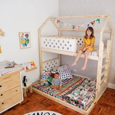 Las 20 mejores camas Montessori vistas en Instagram Montessori Kids Room, Ikea Kids Bed, Minimalist Kids Room, Montessori Bedroom, Montessori Bed, Montessori Playroom, Montessori Room, Montessori Furniture, Kids Bedroom Inspiration