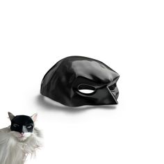 Description



 Taille : 9/10/11/12 cm (3,54/3,94/4,33/4,72 pouces)


 1. Masque Bat Cat Avenger : c'est un accessoire félin ultime conçu pour faire ressortir le super-héros de votre animal de compagnie bien-aimé. Ce masque fait main est méticuleusement conçu pour transformer votre félin en un vengeur cool.


 2. Matériaux de qualité : fabriqué à partir de PLA (acide polylactique) durable et léger, ce masque pour chat offre à la fois confort et durabilité. Il offre une expérience inoffensive et agréable à votre compagnon à quatre pattes.


 3. Libérez le super-héros intérieur de votre chat : si votre félin incarne le mystère et la bravoure, le masque Bat Cat est l'accessoire parfait pour révéler son véritable potentiel de super-héros.

 
4. Ajoutez du fun : le masque Bat Cat Avenger ajout Bat Cosplay, Bat Mask, Bat Cat, Superhero Toys, Cat Cosplay, Cute Bat, Cat Mask, Halloween Costume Accessories, Cats Funny