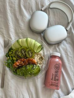 Healthy Eating Goals, Healthy Food Inspo Dinner, Aesthetic Foods Healthy, Green Healthy Food, Healthy Natural Food, Healthy Food Inspo Clean Eating, Clean Girl Aesthetic Food, Healthy Food Aesthetics, Clean Eating Aesthetic Vision Board