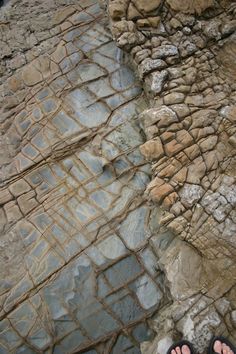 an image of rocks that have been made into something interesting to look like it is going down the hill