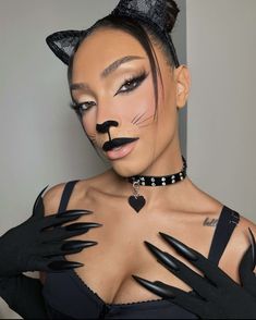 Cat Makeup Halloween Pretty, Cat Eye Makeup Halloween, Leopard Makeup Halloween, Catwoman Makeup, Black Cat Makeup, Cat Face Makeup, Playful Makeup, Cat Halloween Makeup, Leopard Makeup