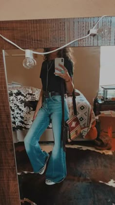 What To Wear 2023, Gift Ideas For Siblings, Vsco Christmas, Street Style 2023, Western Girl Outfits, Street Style Outfits Casual, Cute Cowgirl Outfits, Casual Country Outfits