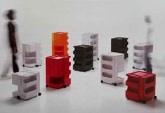 Joe Colombo: A Visionary of Design and Futurism - Italian Design Club Workspace Storage, Italian Furniture Brands, Office Storage Solutions, Style Parisienne, Storage Trolley, Home Office Storage, Drawer Unit