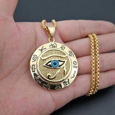 Eye Of Horus Necklace, Egyptian Necklace, Egyptian Pharaoh, Motos Honda, Protection Jewelry, Amulet Necklace, Egyptian Jewelry, Dragon Necklace, Jewelry Chain