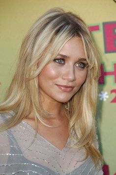 Ashley Olsen Ashley Olsen Makeup, Olsen Makeup, Ashley Mary Kate Olsen, Blonde Hair Goals, Blonde Hair Transformations, Mary Kate Ashley, Ashley Olsen, Hair Makeover, Long Layered Hair