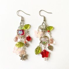 Strawberry Earrings Beaded, Cute Earrings Handmade, Green White Red Aesthetic, Cute Handmade Earrings, Handmade Earrings Ideas, Earrings Crafts, Earrings Handmade Beaded, Strawberry Jewelry, Ethereal Jewelry