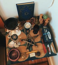 Wiccan Altar Ideas, Witchy Room, Witchcraft Altar, Witch Room, Witch Rituals, Wiccan Decor, Magia Das Ervas, Setting Intentions, Witch Spirituality