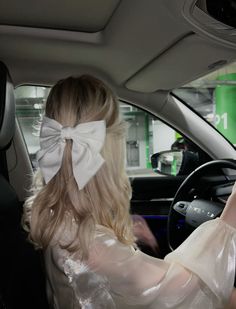 Aesthetics of a hairstyle with a white bow, an idea for a hairstyle with a bow, an idea for a photo with a bow in the car #bow #hairstyles #ideasforphoto #girl #aesthetic #aestheticphotos #aestheticoutfit #fashion #outfitstyle #outfit #dress #details #bows #coquette #coquettestyle Summer Hair Dye, Ponytail Hairstyle Ideas, Bow Hairstyles, Cute Blonde Hair, Bows Coquette, Bow Tie Hair, Ponytail Hairstyle, Long Hairstyle, Bow Hairstyle