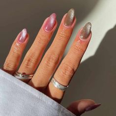 Reflective Nails, Velvet Nails, Trendy Nail Design, Gold Velvet, Ombre Nails