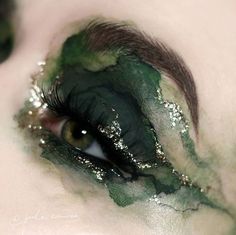 Fantasy Goth, Alternative Makeup, It's Coming, Dope Makeup, Creative Eye Makeup, Horror Movie Characters, Eye Makeup Art, Eyes Makeup, Fantasy Makeup