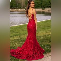 Best Prom Dresses Red, Hoco Dresses For Big Chest, Long Red Homecoming Dresses, Prom Dresses Form Fitting, Open Back Prom Dress Fitted, Prom Dress Inspiration Red, Prom Dresses Senior Year, Red Prom Dresses Long Elegant Classy, Red Prom Dress Fitted