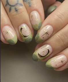 Olive Nail Art Designs, Short Nail Art Green, Olive Chrome Nails, Olive Nails Design, Biab Nails Inspiration, Spring Wedding Nails, Retro Nail Designs, Demure Nails, Nail Design Green