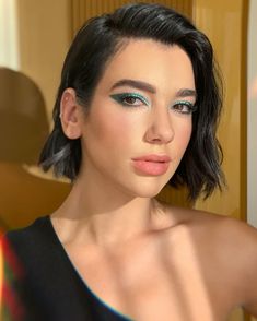 Beautiful Dua, Green Makeup, Glamorous Makeup, Queen Hair, Eye Makeup Art, Lily Collins, Makeup Forever, Celebrity Makeup, Dua Lipa