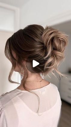 Mid Updo Wedding Hair, Midi Updo Bridal Hair, Wedding Hairstyles For Fine Hair Medium, Midi Bun Wedding Hair, Fancy High Bun Hairstyles, Messy Low Bun Wedding Hair, Elegant Up Do, High Bridal Bun, Slick Bun Wedding