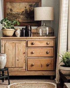 Cottage Tv Stand Ideas, Vintage Sideboard Styling, French Country Cabinet, French Country Hutch, French Country Chairs, Country Cottage Farmhouse, Primitive Furniture, Cottage Farmhouse