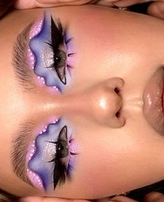 Easy Creative Makeup Looks, Denim Makeup Look, Trending Makeup Looks 2024, Crazy Eyeshadow Looks, Funky Makeup Looks, Art Makeup Looks, Makeup Looks Colorful