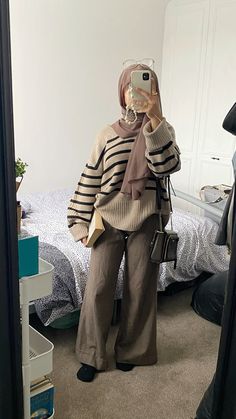 fall outfit inspo modest hijabi outfit inspo Hijabi Winter Outfits Modest Fashion, Baddie Hijabi Outfits, Outfit Inspo Modest, Checkered Shirt Outfit, Cute Hijabi Outfits, Sleepover Outfit, Modest Fall Outfits