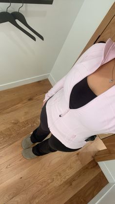 Pink Align Jacket, Lulemon Aesthetic, Light Pink Lululemon Jacket, Lulu Align Jacket Outfit, Pink Lululemon Outfit, Twd Fashion, Pink Lululemon Jacket, Pink Define Jacket, Lululemon Aesthetic