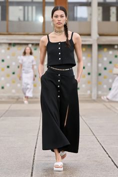 Chanel Resort 2025 Fashion Show | Vogue Fashion 2025, Fashion Show Poster, Resort 2025, Coco Chanel Fashion, Chanel Resort, Chanel Cruise, 2025 Fashion, Resort Fashion, Basic Wear